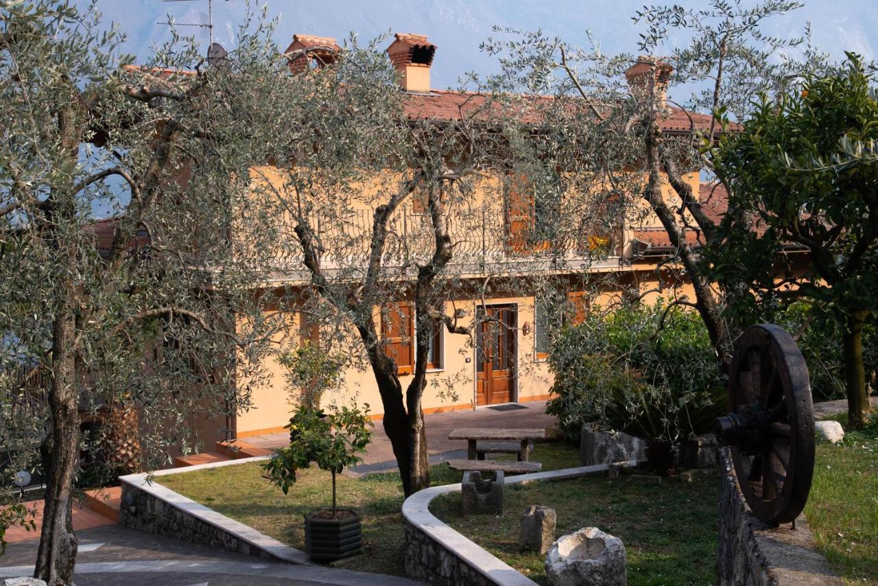 Guesthouse "Villa Tamas" Limone sul Garda Exterior photo